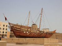 Træbåd uden for Dubai's museum (som lå lige uden for hotellet)