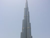 Burj Khalifa kan ses med dets 812 m