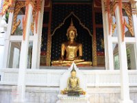 Et af Buddha statuerne i Wat Saket
