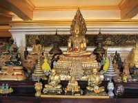 Budha statue i templet Wat Saket