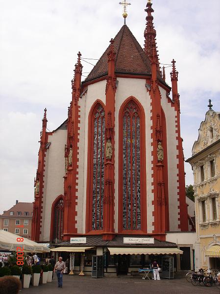 DSC02672.JPG - Dom St. Kilian.  Den fjerde største romantiske kirke i Tyskland. Bygget i 1100/1200 tallerne. (Würzburg)