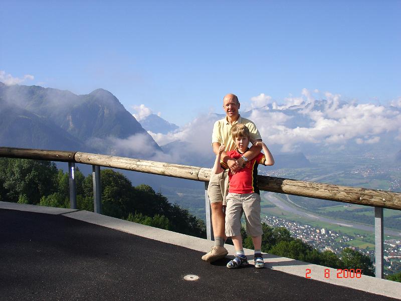 DSC02681.JPG - Drengene var på toppen (Liechtenstein)