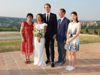 Brudeparret med Fangs kusine og hendes familie