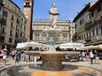 Madonna Verona Fountain. Den er laver i 1368 af Cansignorio (Piazza Erbe)
