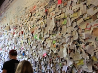 Der var et par kærlighedsbreve på væggen frem mod Juliet's hus ( Shakespeare's romantiske tragedie Romeo and Juliet) i Verona.