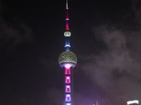 The Oriental Pearl Tower er 468 m og var det højeste struktur i Kina fra 1994–2000