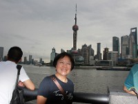 Fang med Oriental Pearl Tower i baggrunden