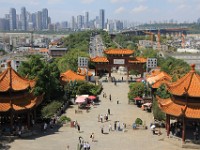 View ud over den første bro over Yangtze-floden og Wuhan fra det gule trane tårn