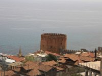 Kızılkule - Ikonisk ottekantet tårn fra det 13. årh., der nu rummer et museum med artefakter og etnografiske udstillinger.