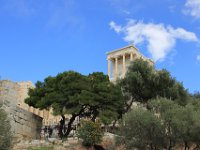 Nike templet set nede fra indgangen til Akropolis