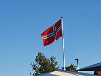 Det bornholmske flag vejede over Snogebæk røgeri