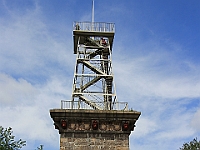 Rytterknægten er Bornholms højeste punkt  - 162 m ovver havet og med tårnet Kongemindet, der blev bygget i 1856 til minde om Frederik VII og grevinde Danners besøg nogle år forinden er højden 184 m.