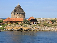 Frederiksø med Lilletårn i baggrunden.
