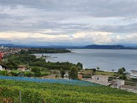 Flot natur med Neuchâtel til venstre