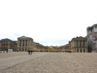 Château de Versailles - Cour d'Honneurs om omkranses af  ministrernes fløjerne