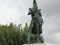 Statue af general Travot som blev født her.