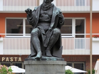 Statue af Hans Sachs på Hans Sachs Platz.  Hans Sachs er en berømt tysk digter og forfatter.