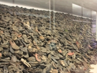 110.000 par sko er de sørgelige rester efter lige så mange mennesker myrdet i Auschwitz.