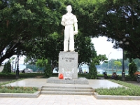 Statue af Lý Tự Trọng— en ung mand som gik i mode det franske styre og som blev henrettet i 1931