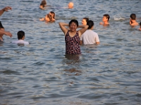Havfruen nyder vandet ved Halong Bay