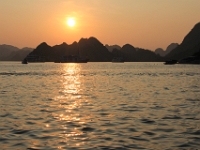 Flot solnedgang over Halong Bay