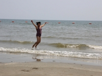 Fang i hopla på stranden i Fangchenggang