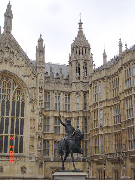 DSC02966.JPG - Richard The Lionhart statuen foran indgangen til House of Lords (House of Parliament)