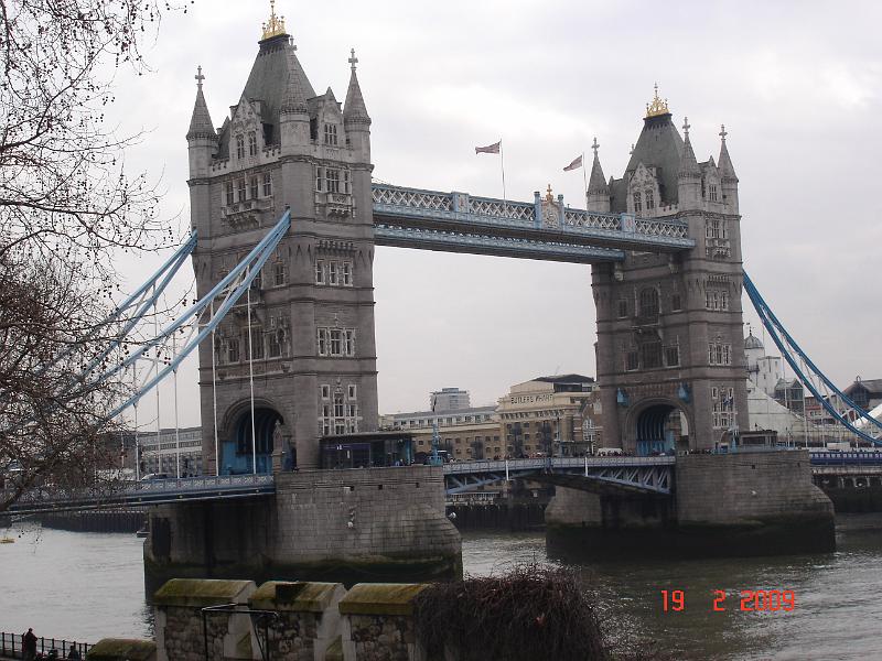 DSC03009.JPG - Tower Bridge set fra pladsen foran Tower of London