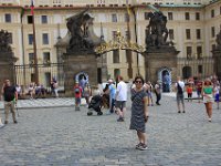 Fang ved hovedindgangen til slottet i Prag.