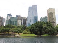 KLCC parken er en bypark som er designet til at gøre det grønt omkring Petronas Twin Towers og områderne omkring den.